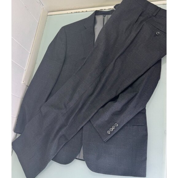 Jos A Bank 1905 2 Piece Suit 39R Blazer 33X29 Pants Windowpane Plaid Gray Wool - Picture 1 of 16